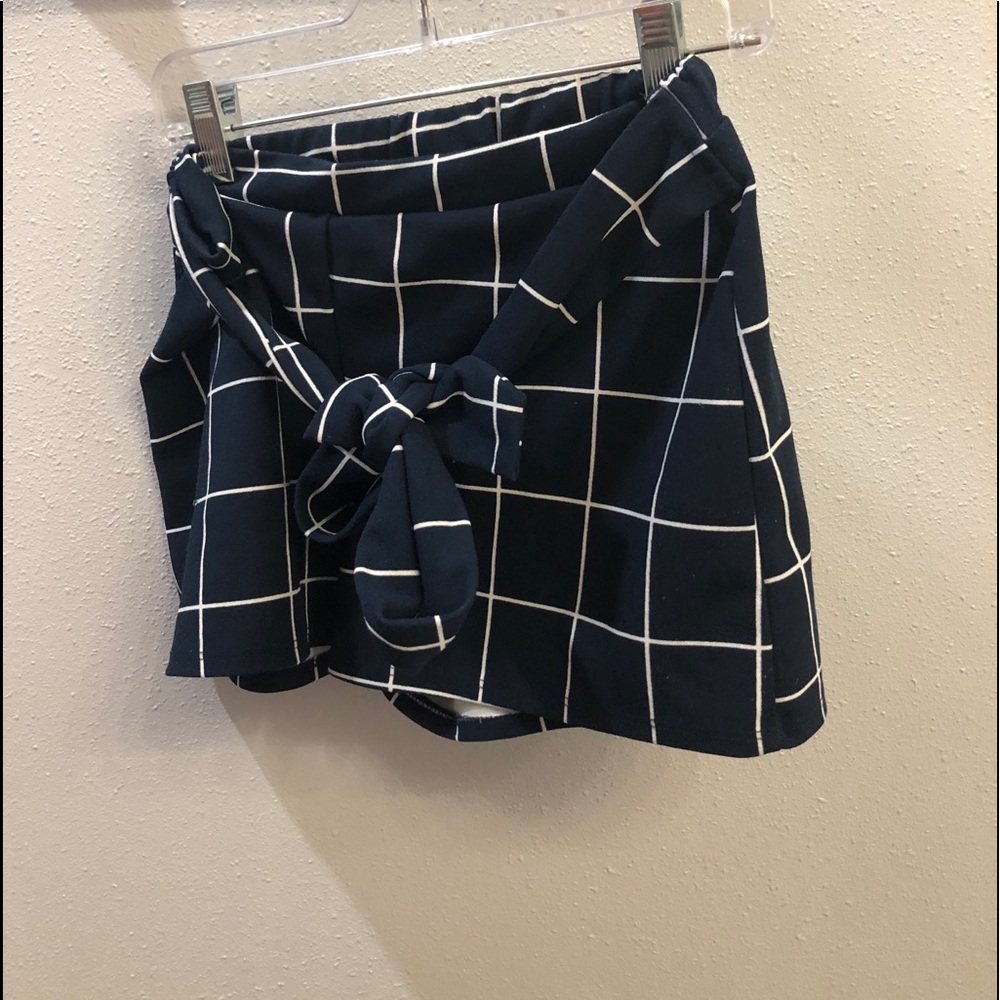 FLOWEY SHORTS